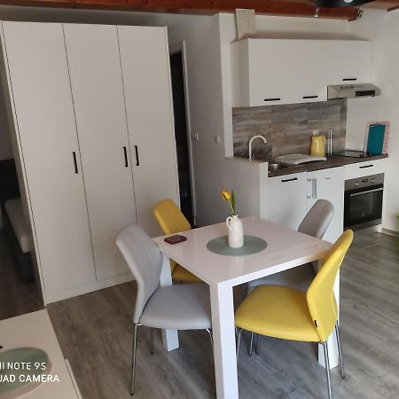 Fina M Studio Apartman Kali Exterior photo